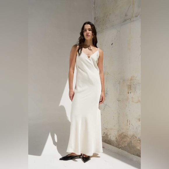 May 11th- 2- DELUC - LIVE UNLISTED LISTING - ๐จ 2025 COLLECTION - Picture 11 of 16